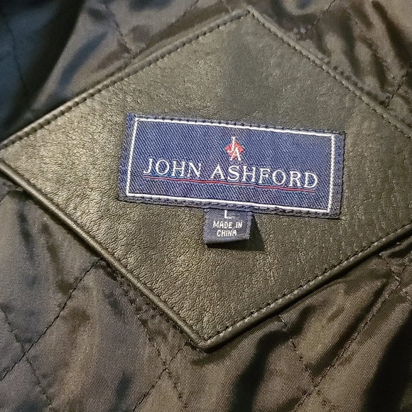 Men's Leather Jacket - Picture 5 of 8